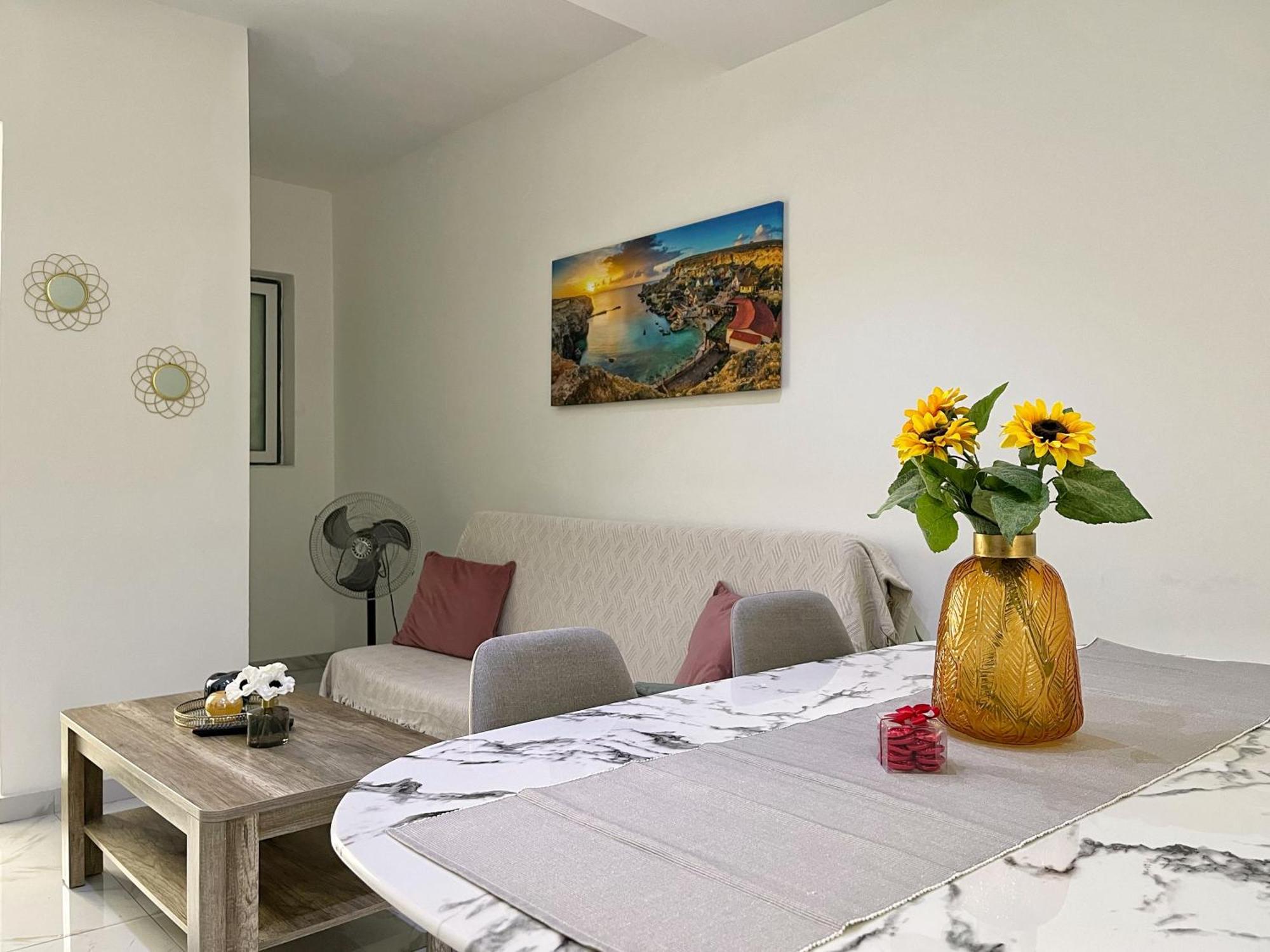 Marina Apartments Msida Esterno foto